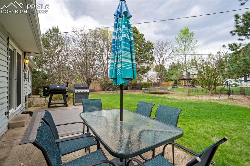 Image 41 of 50: Patio