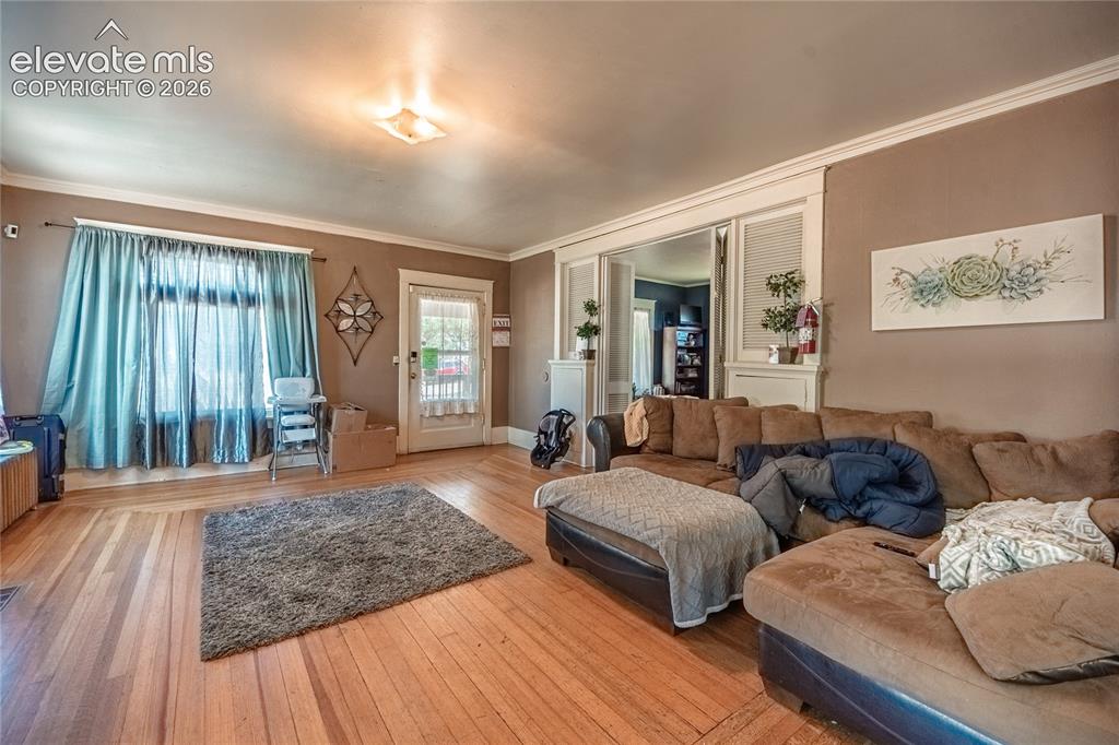 Image 13 of 39: Living Room
