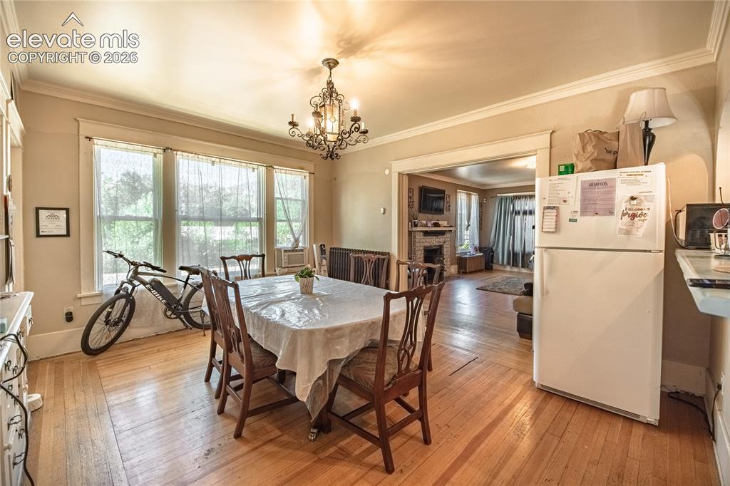 Image 15 of 39: Dining Area