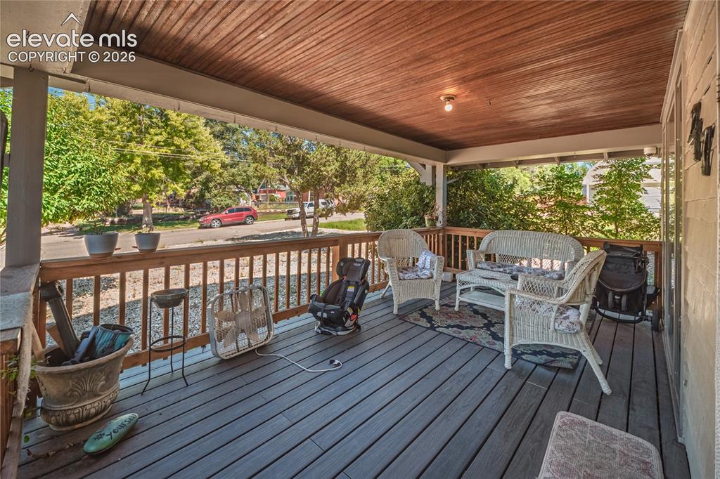 Image 3 of 39: Deck