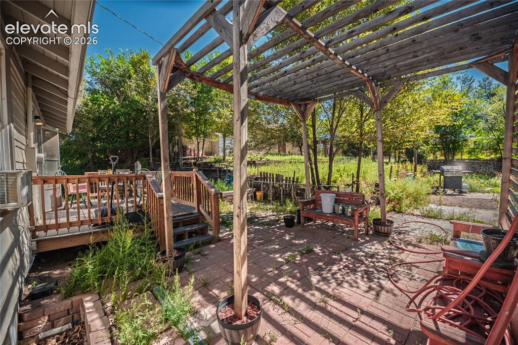 Image 4 of 39: Patio