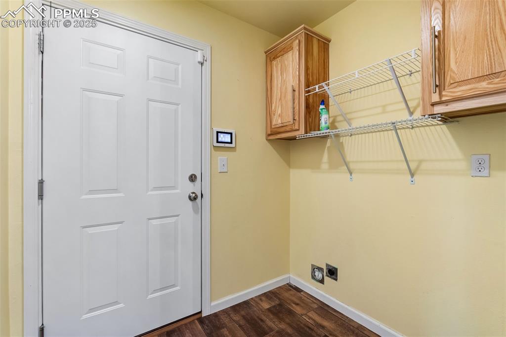 Image 15 of 39: Laundry