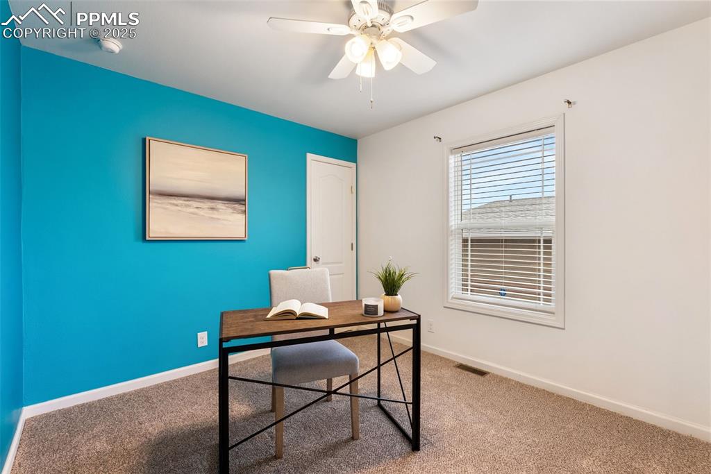 Image 22 of 39: Office