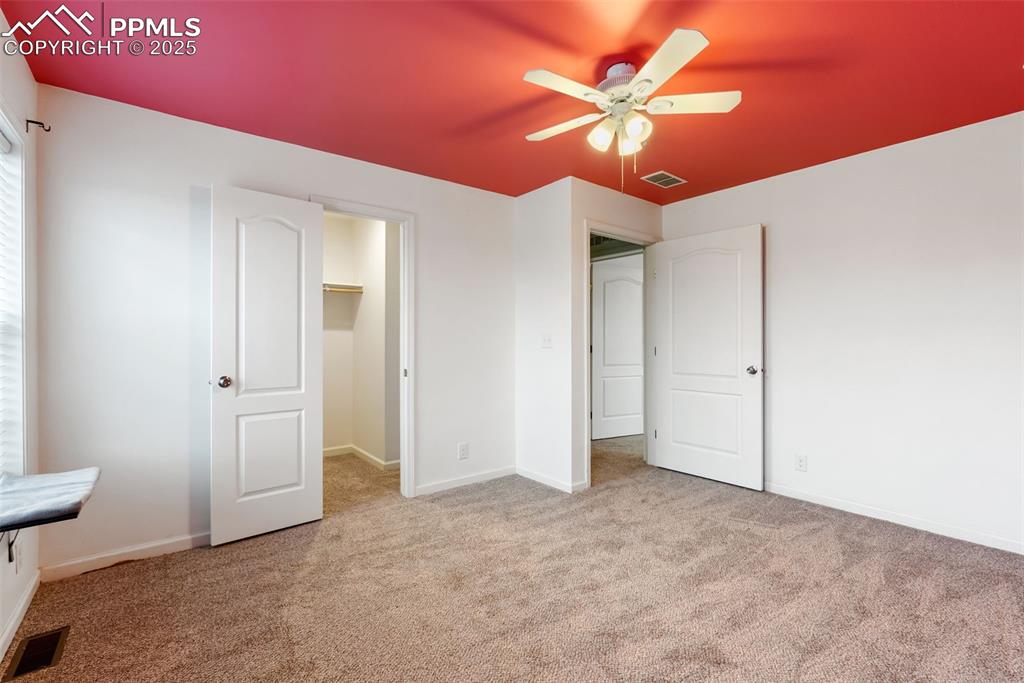 Image 33 of 39: Bedroom