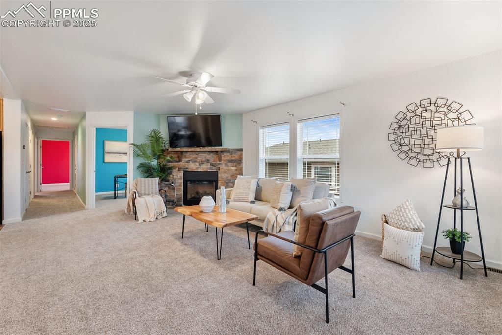 Image 7 of 39: Living Room