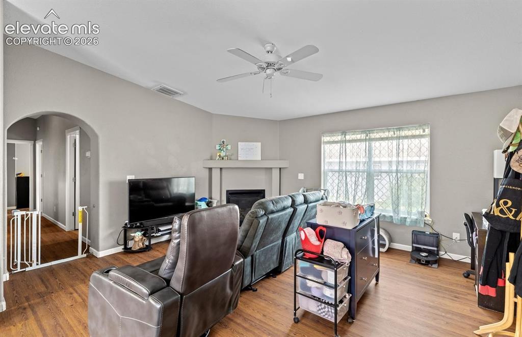 Image 4 of 33: Living Room