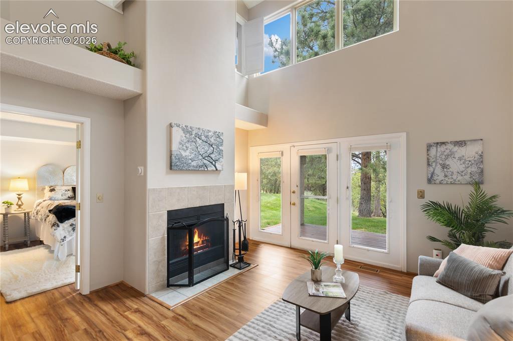 Image 8 of 34: Working wood fireplace!