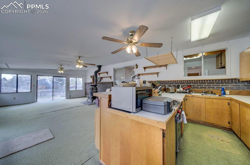 Image 13 of 29: Kitchen