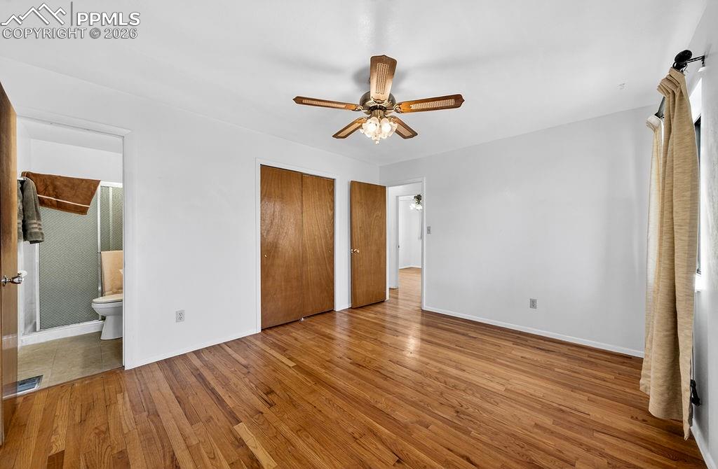 Image 26 of 29: Bedroom