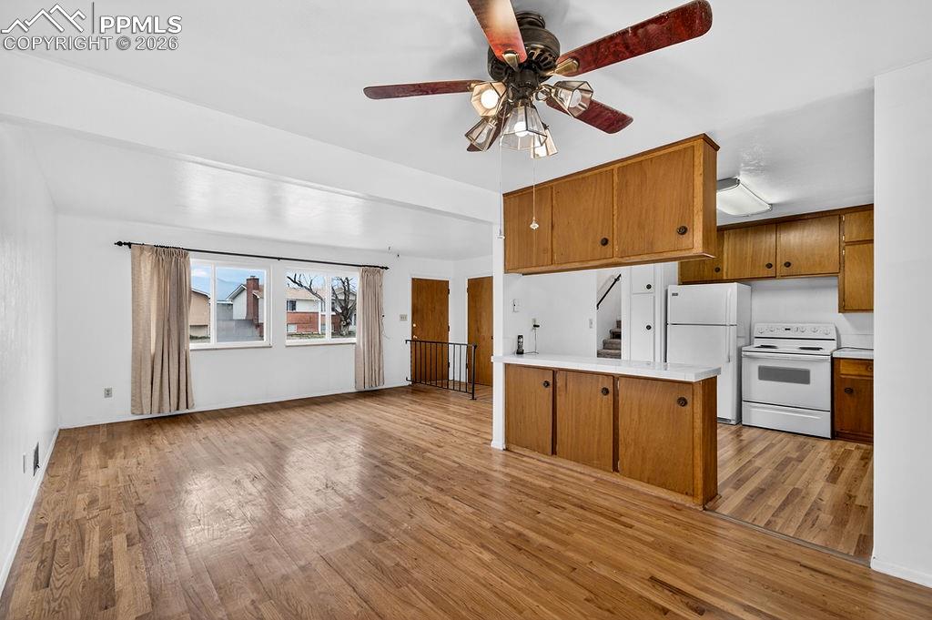 Image 4 of 29: Kitchen