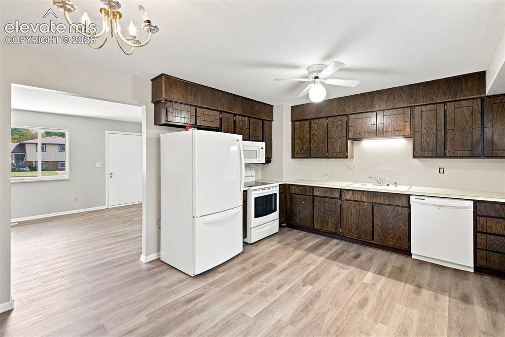 Image 11 of 34: Kitchen
