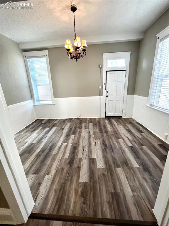 Image 3 of 13: Living rm of 211 Unit 