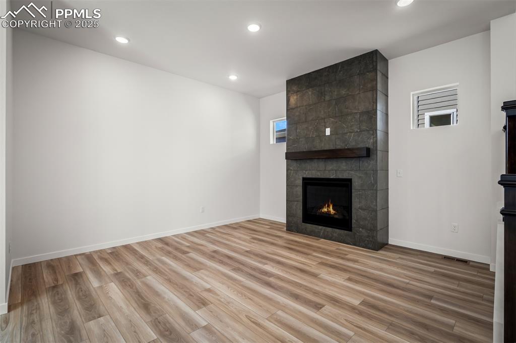 Image 12 of 36: Living Room