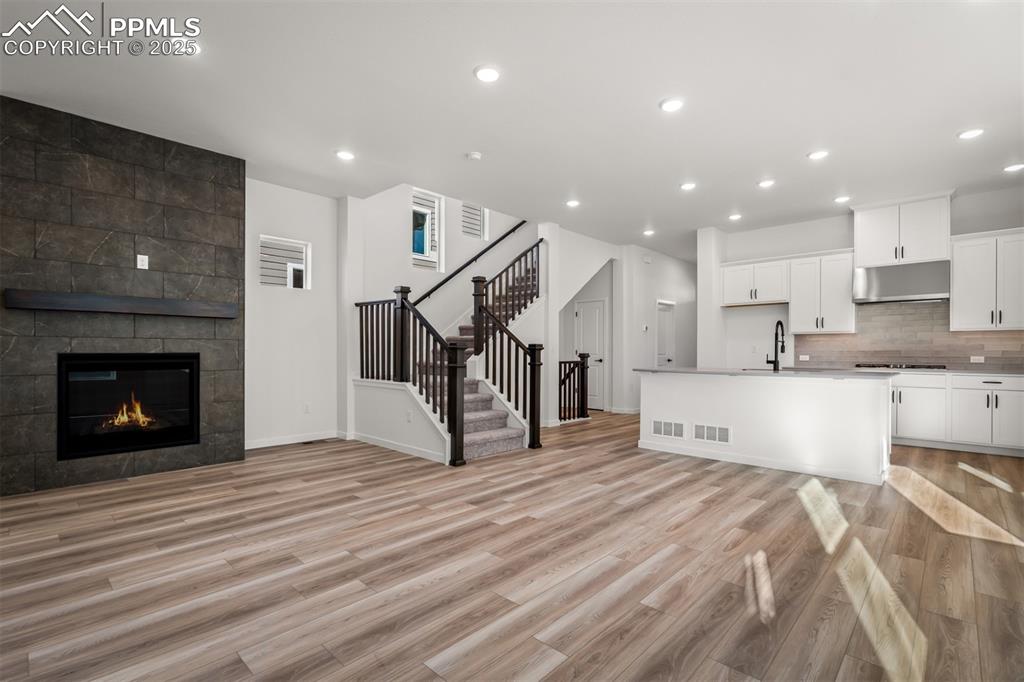 Image 2 of 36: Living Room