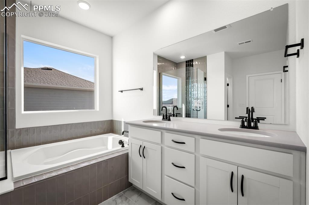 Image 21 of 36: Master Bathroom