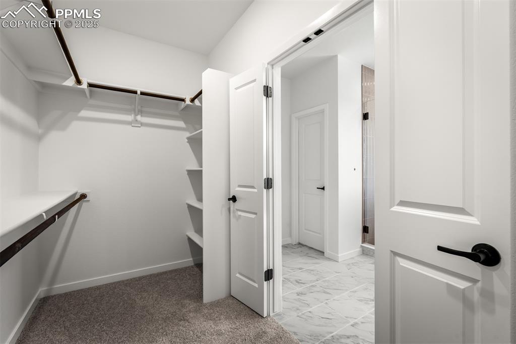 Image 22 of 36: Closet