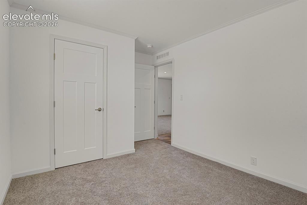Image 18 of 27: Bedroom