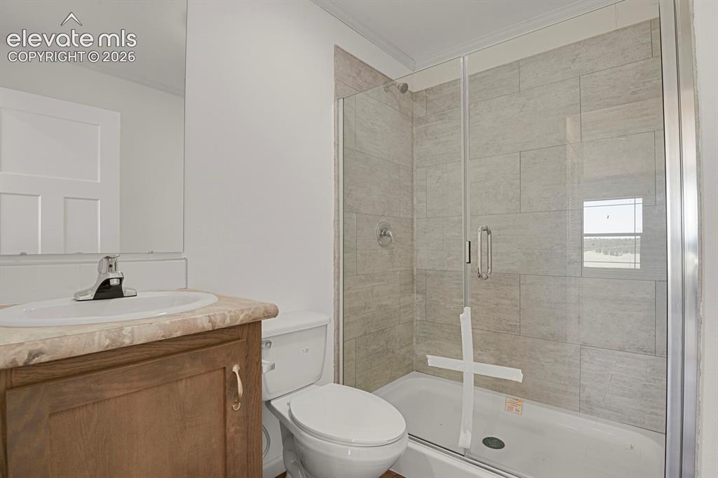 Image 19 of 27: Bathroom