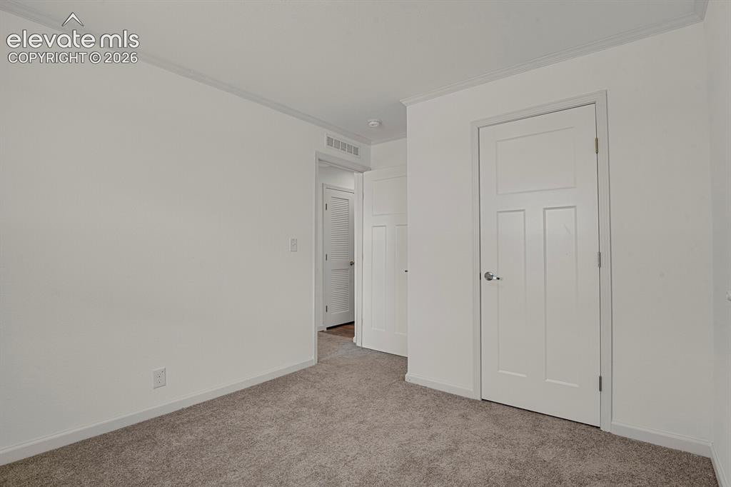 Image 21 of 27: Bedroom