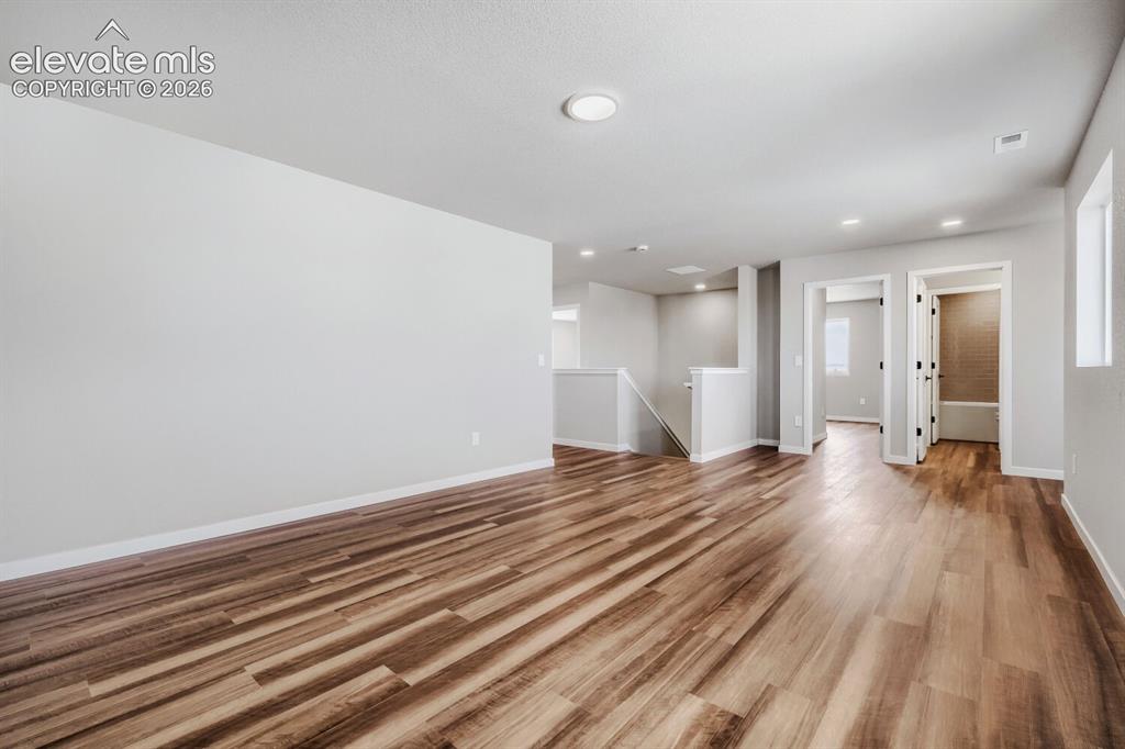 Image 11 of 31: Loft