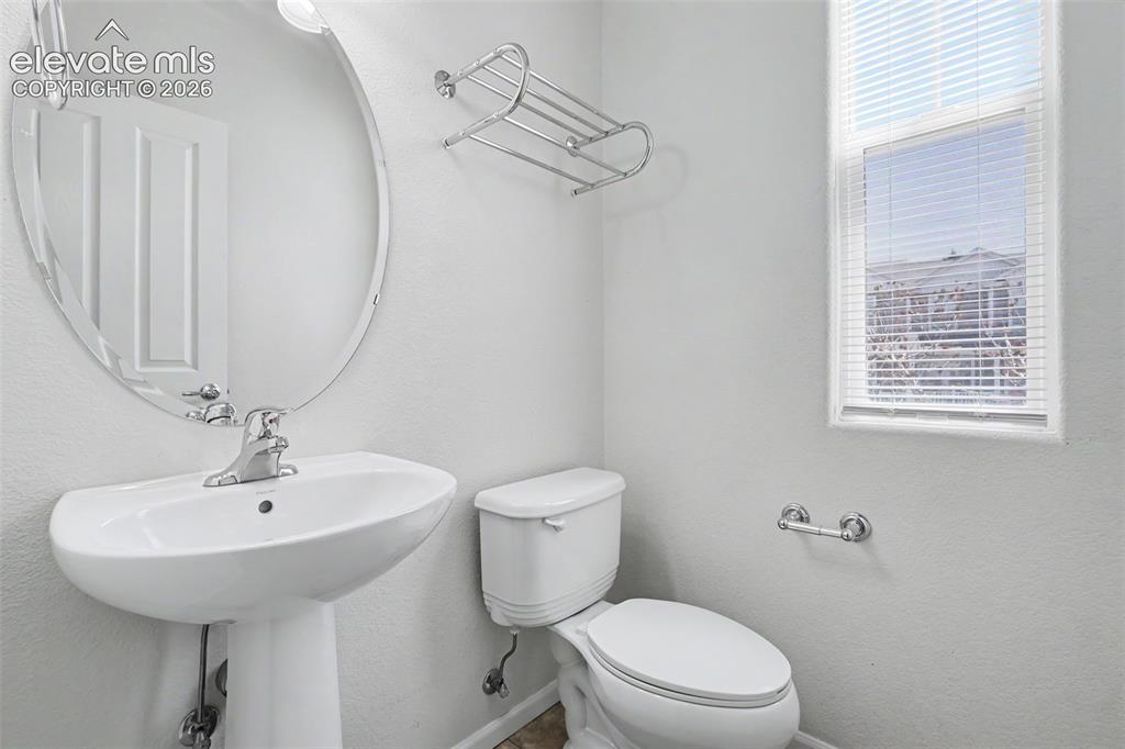 Image 13 of 28: Bathroom