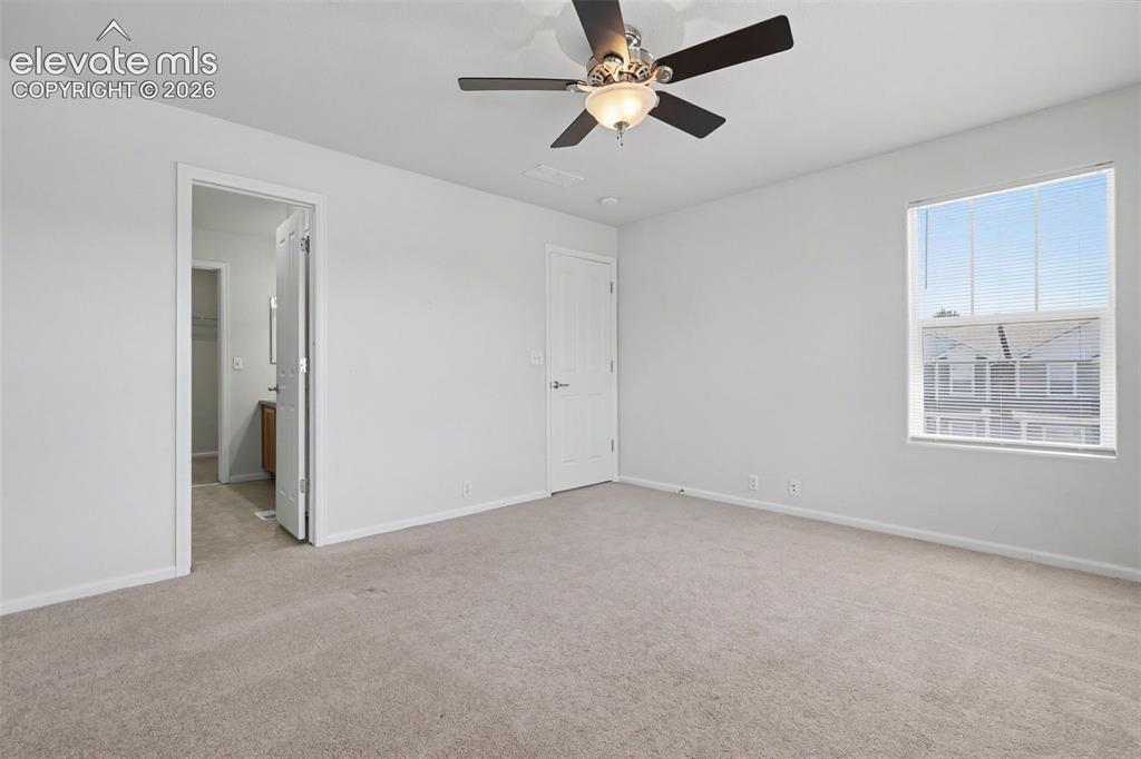 Image 18 of 28: Bedroom