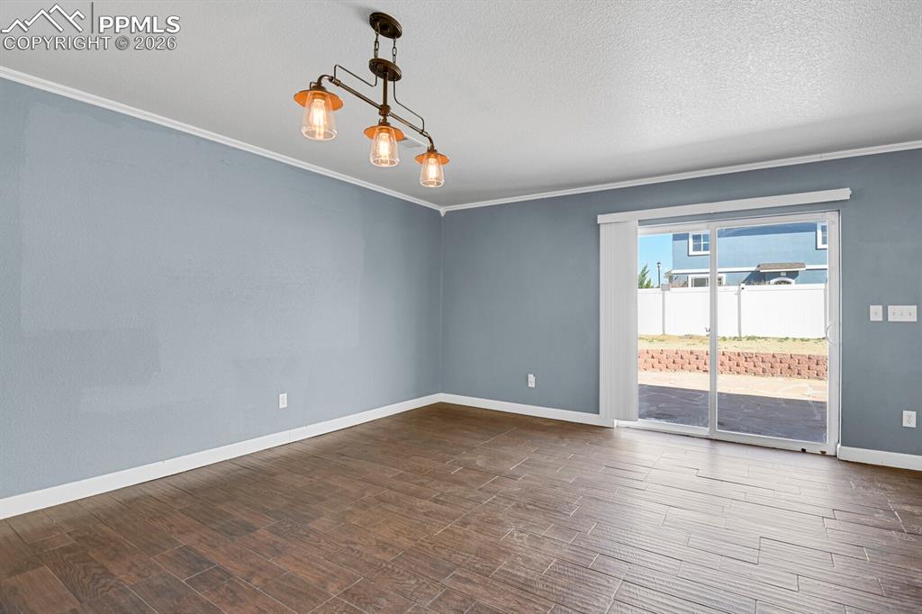 Image 11 of 50: Dining Room