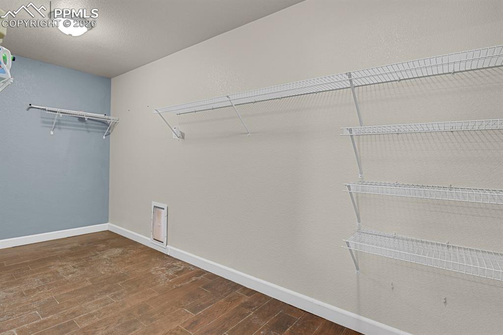 Image 21 of 50: Pantry