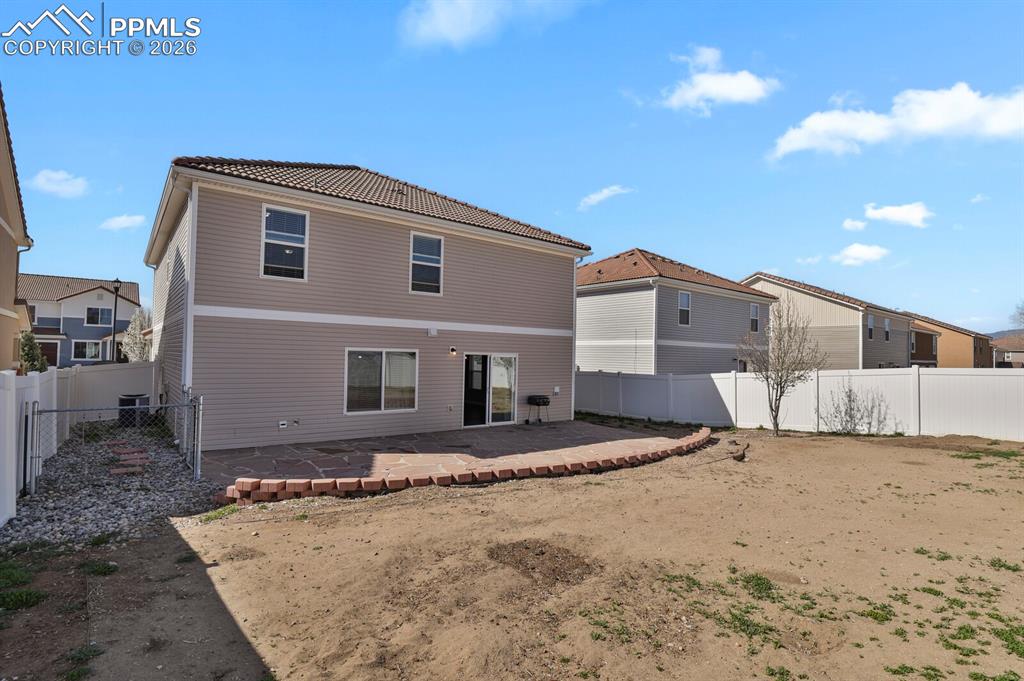 Image 40 of 50: Back of Structure