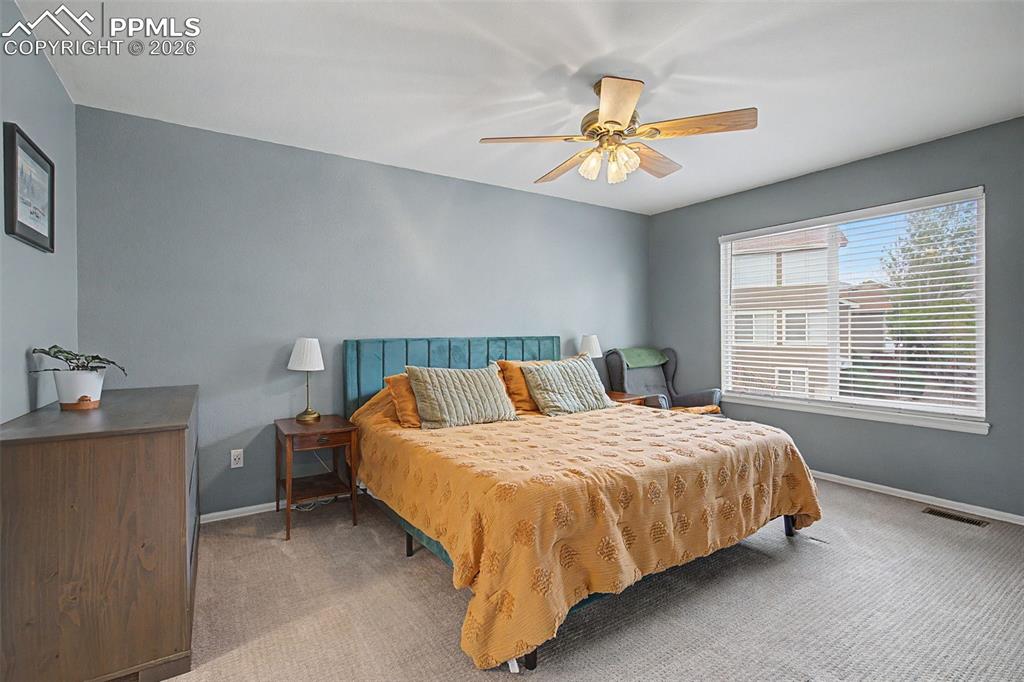 Image 19 of 48: Bedroom