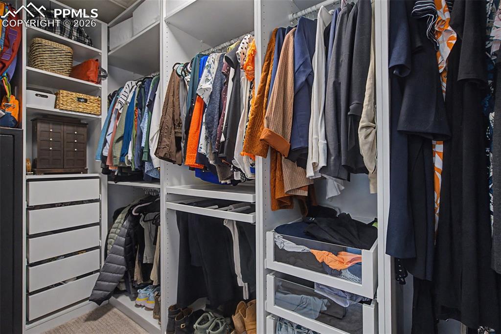 Image 21 of 48: Closet