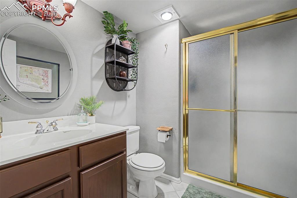 Image 41 of 48: Bathroom