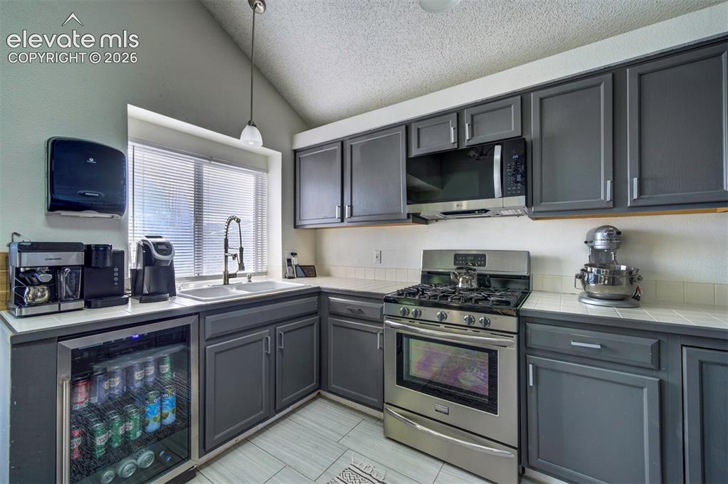Image 12 of 42: Kitchen