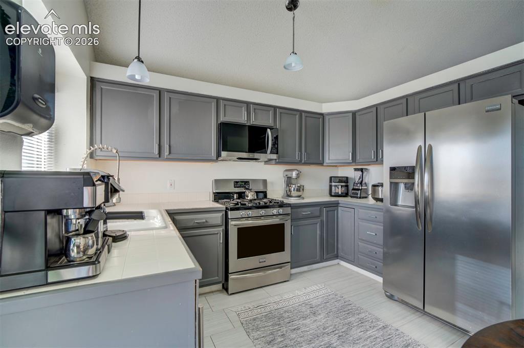 Image 13 of 42: Kitchen