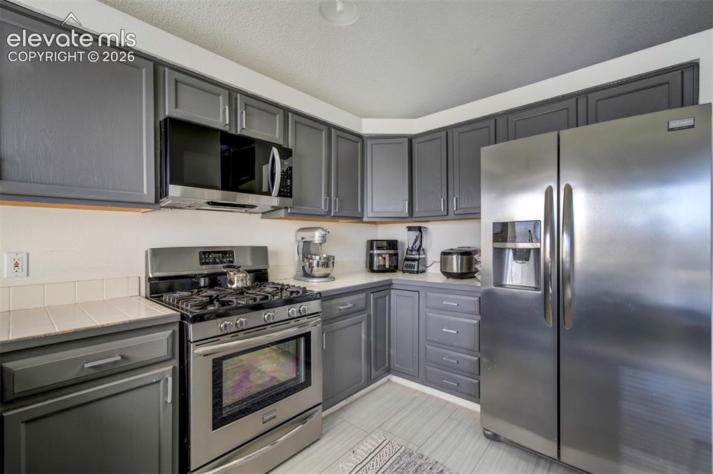 Image 14 of 42: Kitchen