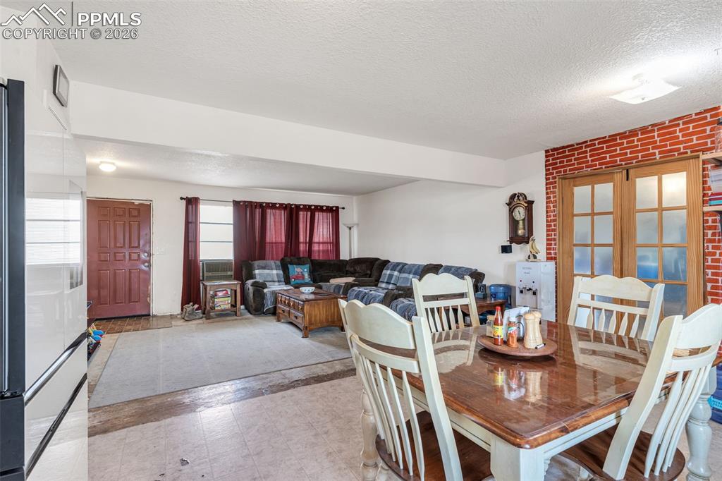 Image 10 of 26: Dining Area