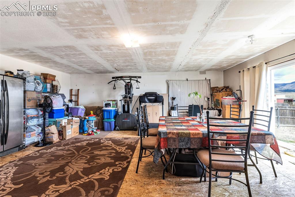 Image 11 of 26: Dining Area