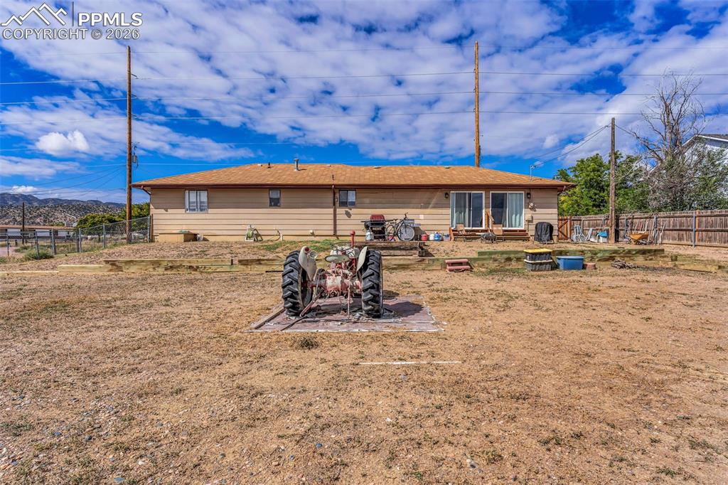 Image 24 of 26: Back of Structure