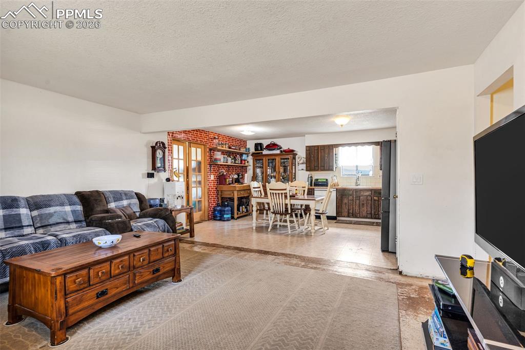 Image 4 of 26: Living Room