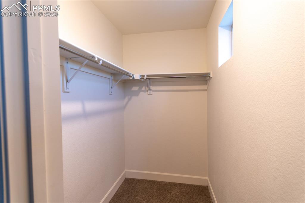 Image 9 of 32: Closet