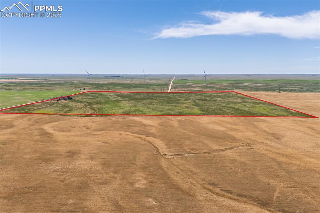 Image 19 of 20: Property lines are approximate and are not a survey