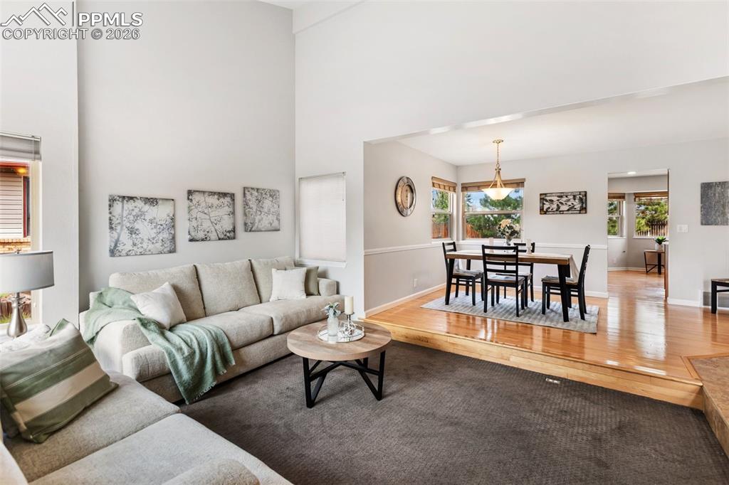 Image 7 of 43: Large front living room
