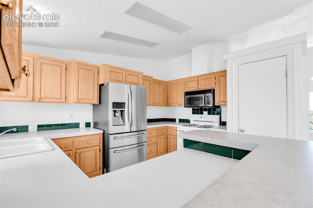 Image 12 of 42: Kitchen