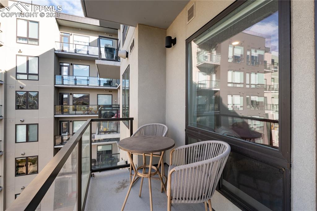 Image 14 of 21: View of balcony