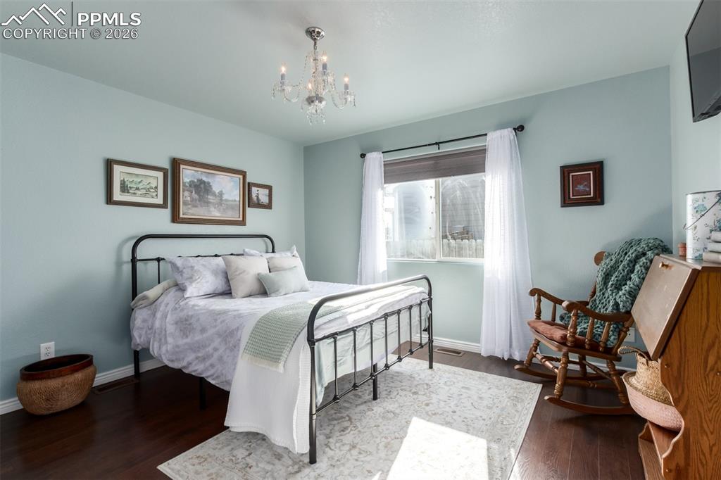 Image 15 of 39: Bedroom