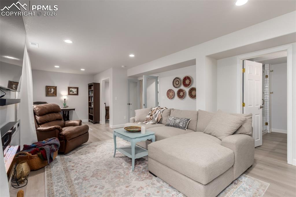 Image 29 of 39: Living Room