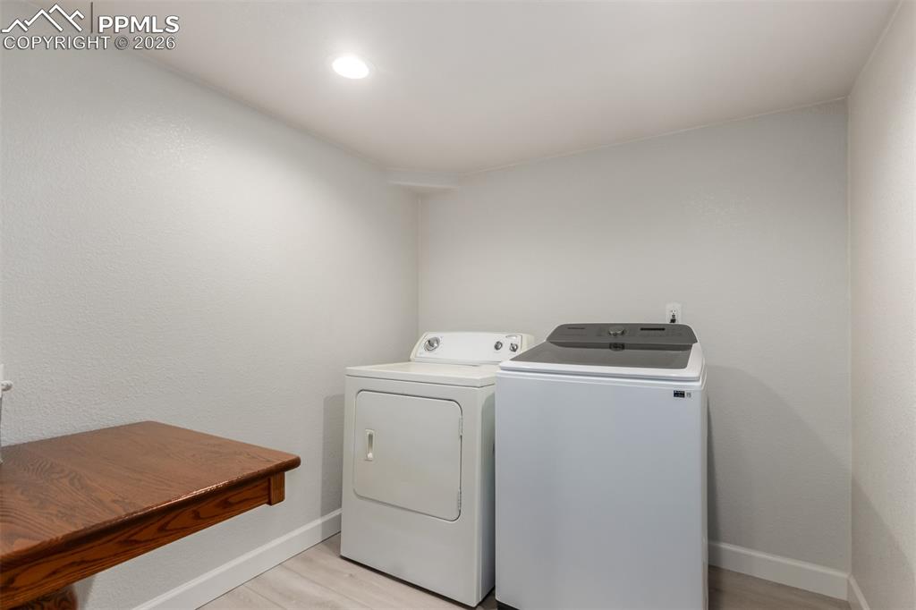 Image 33 of 39: Laundry