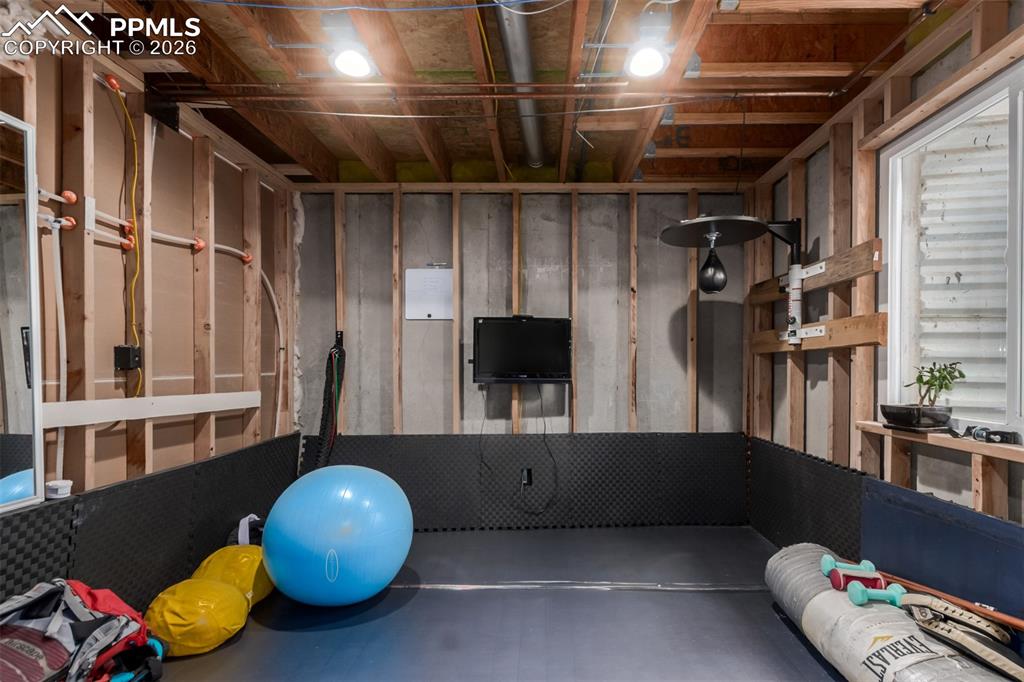 Image 34 of 39: Exercise Room