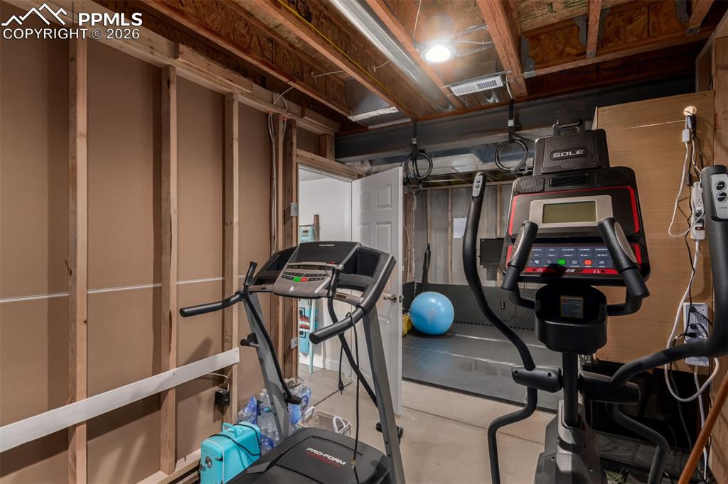 Image 35 of 39: Exercise Room