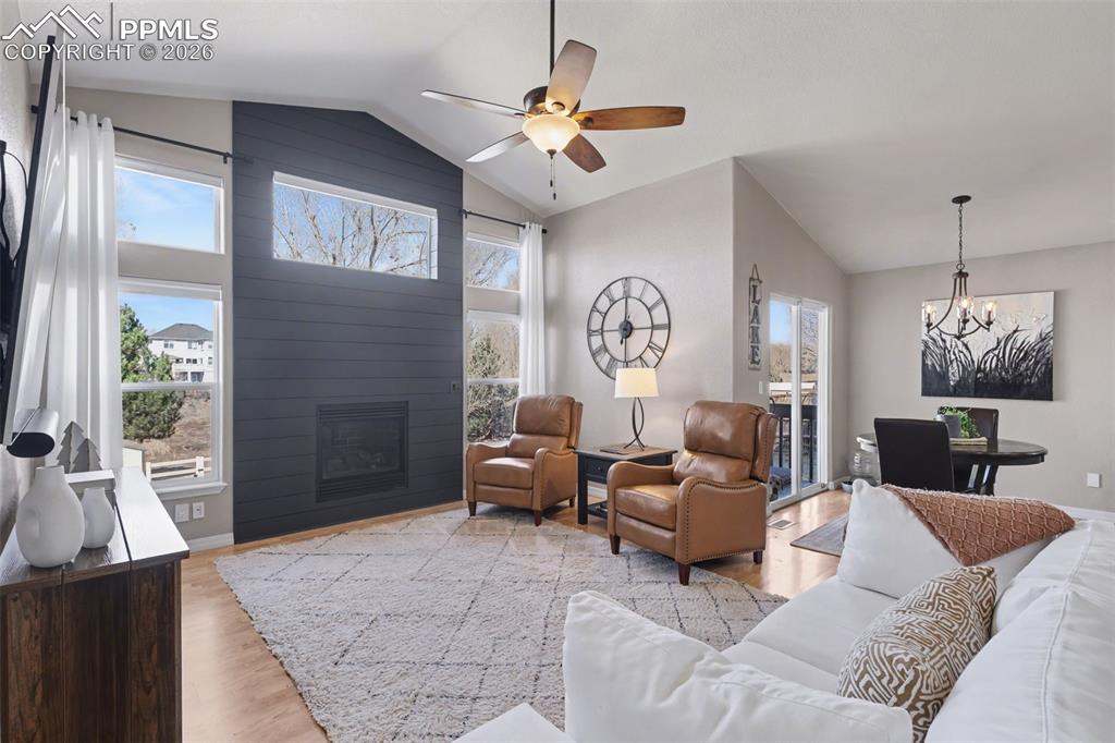 Image 18 of 49: Living Room